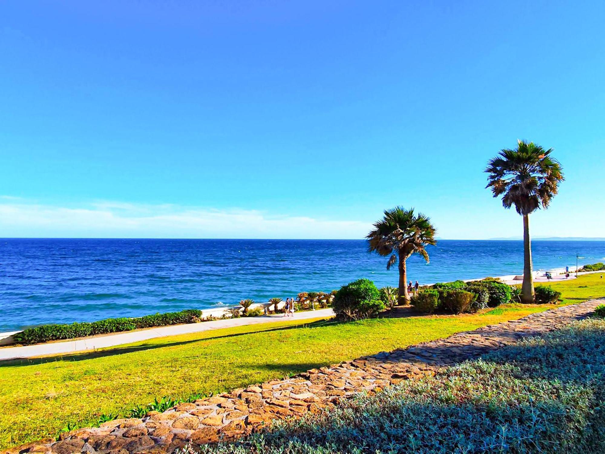 Luxury Frontline Residence Ehhouse Estepona Esterno foto