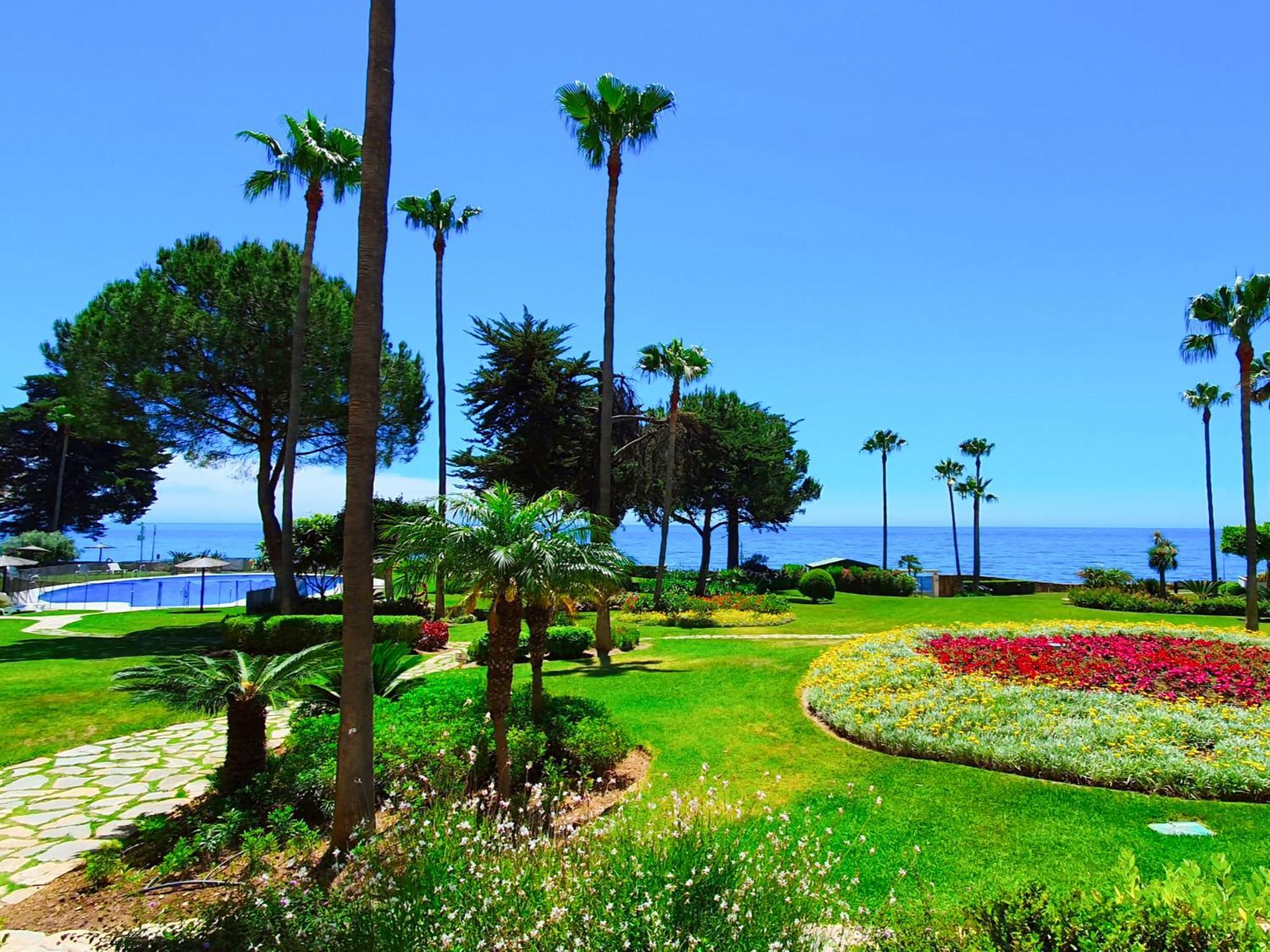 Luxury Frontline Residence Ehhouse Estepona Esterno foto