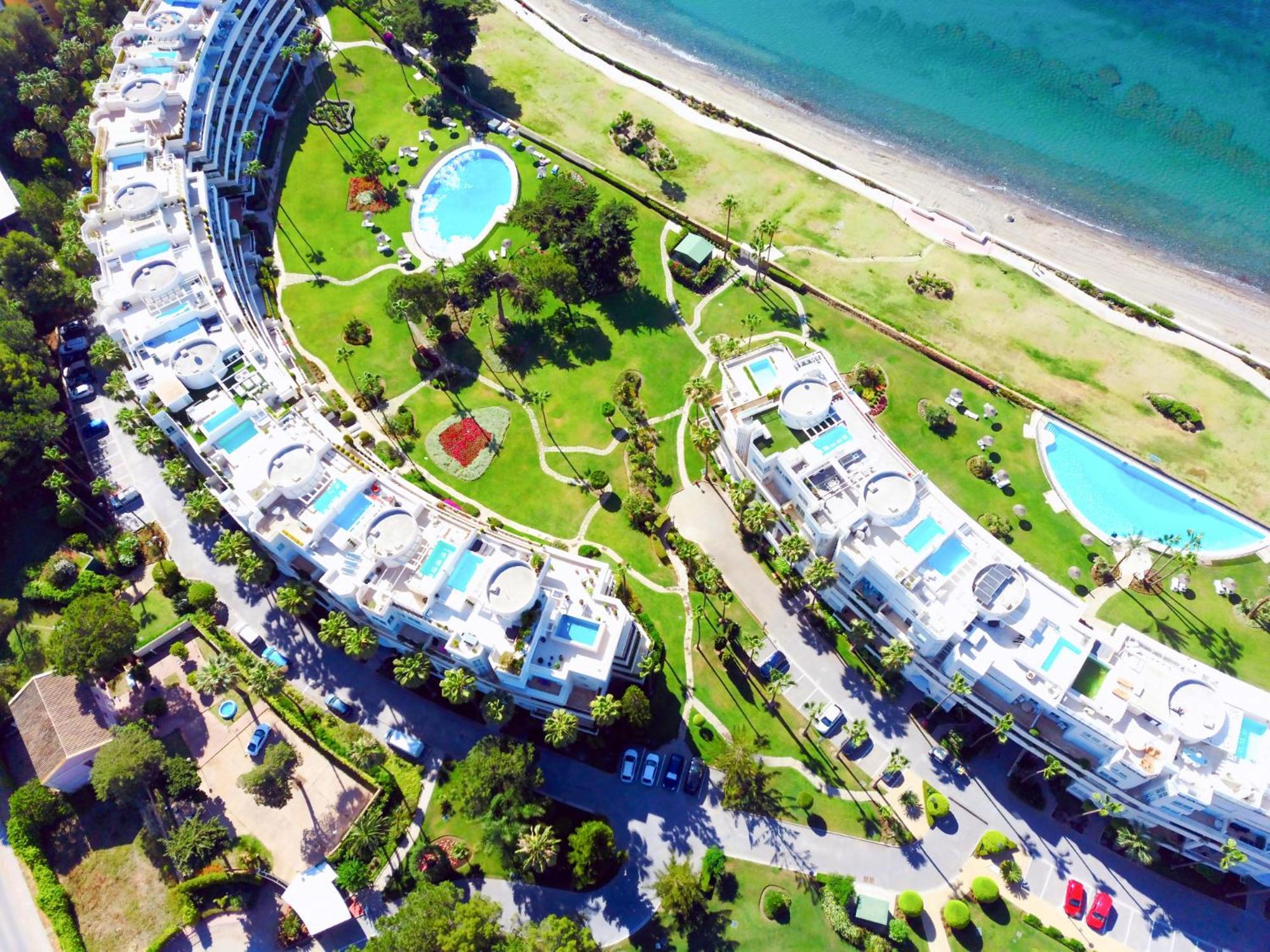 Luxury Frontline Residence Ehhouse Estepona Esterno foto